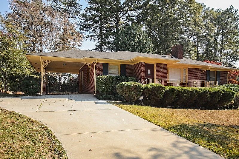 1st image of 245 Pineview Dr