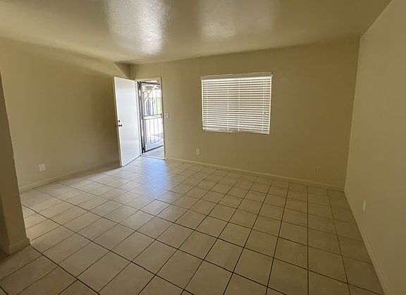 4th image of 1314 Olive Ave APT C