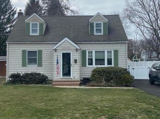 117 Alameda Ct, Shrewsbury, NJ
