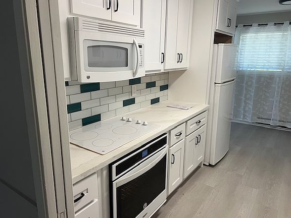 2nd image of 661 Chemeketa Dr #C