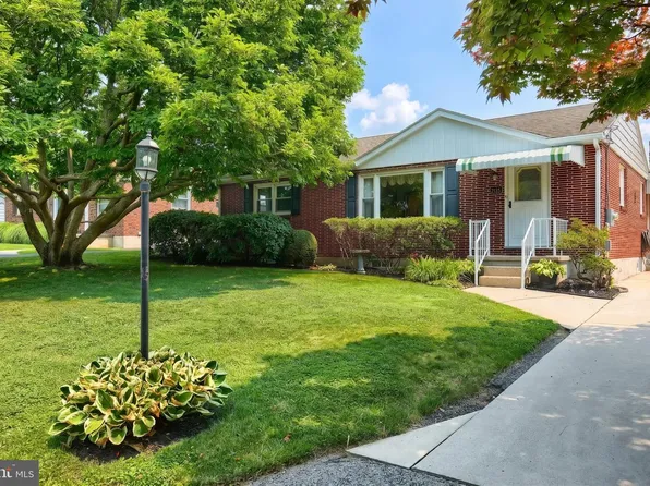 2135 Pleasant View Dr, York, PA 17406