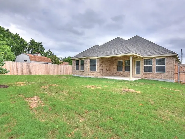2005 Southcreek Dr — Photo 33