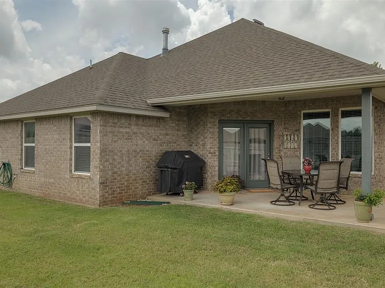 18500 Summer Grove Ave — Photo 28