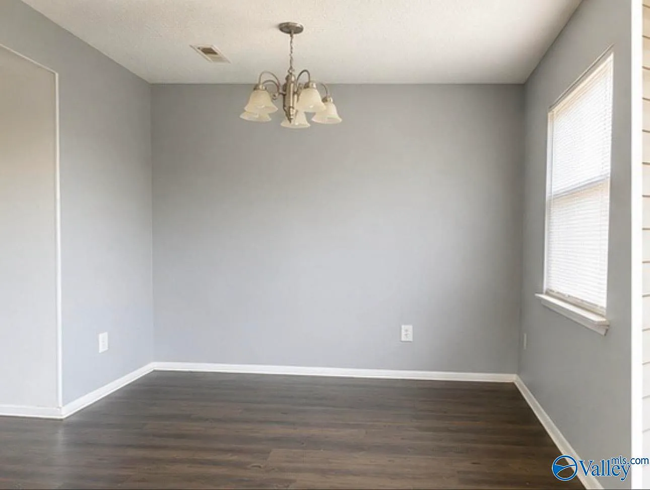 2 bed, 1.5 bath, 900 sqft, $895 — Photo 4