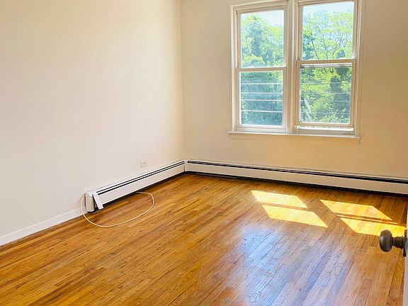 3rd image of 10515 Seaview Ave #3