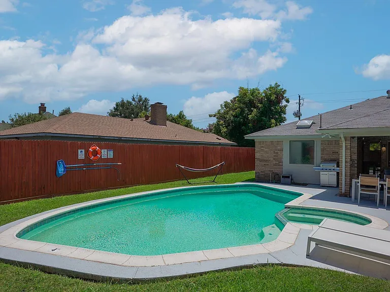 1613 E Spring Valley Rd — Photo 42