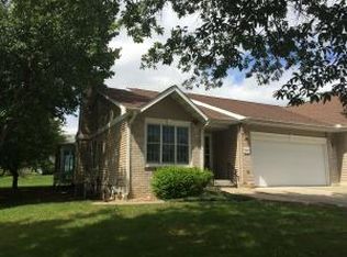 1627 The Oaks St, Marshall, MO 65340
