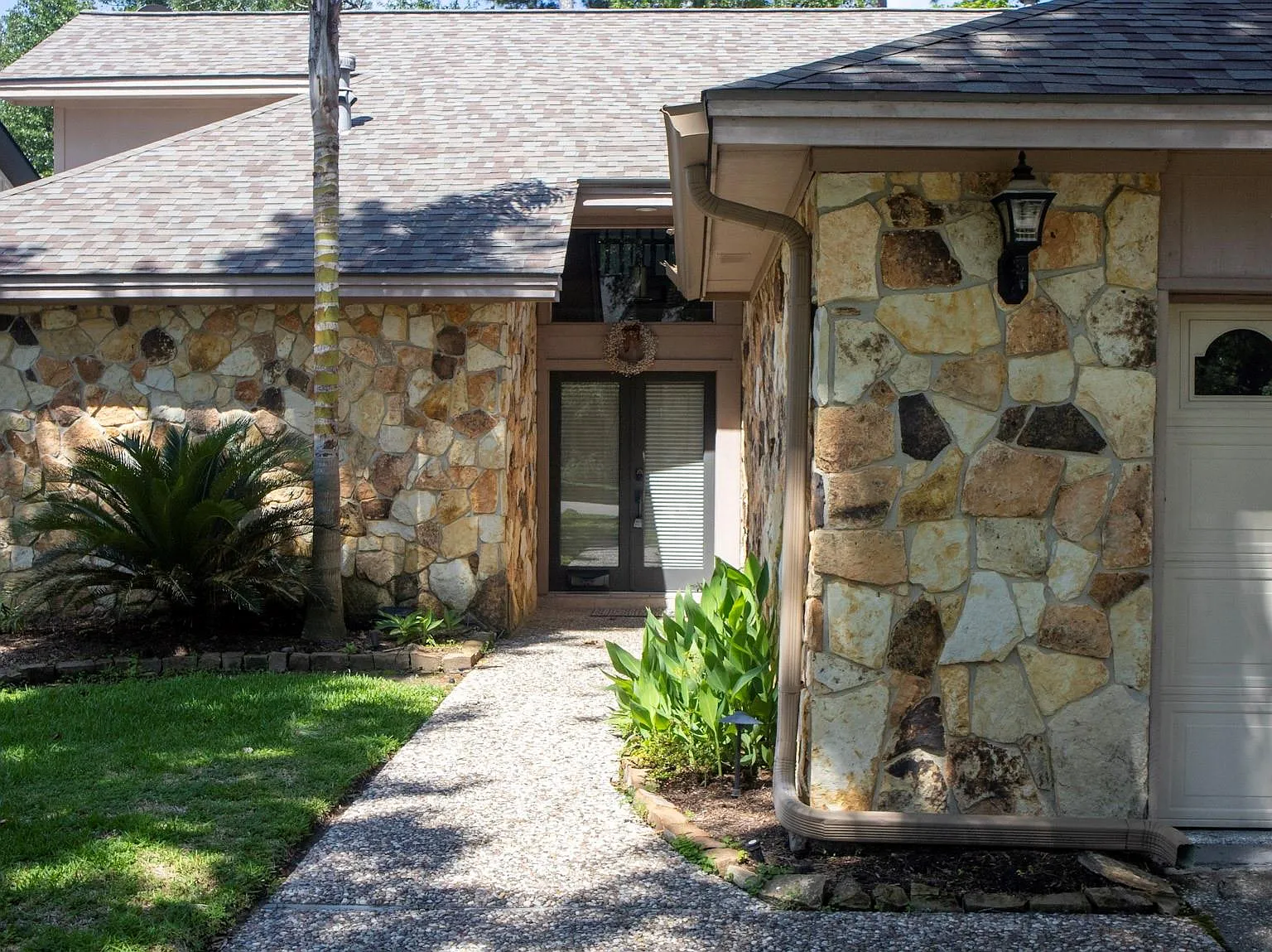 3 bed, 2.5 bath, 2717 sqft, $3,900 — Photo 3
