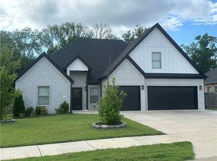 3500 SW Lucretia Rd, Bentonville, AR 72713