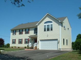 19 Jean St, Narragansett, RI 02882