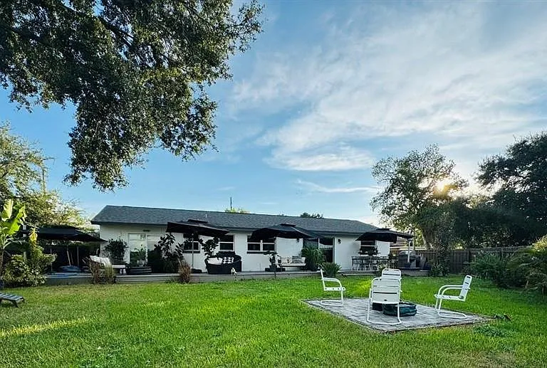 1815 Barker Dr — Photo 82