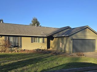 555 NE Overlook Way, Sublimity, OR 97385