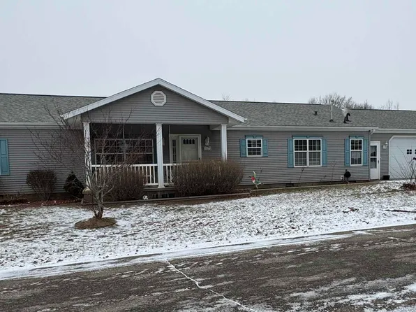 2327 Mark St, Croswell, MI 48422