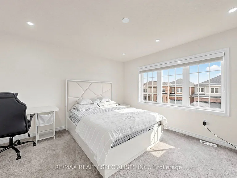250 Chippewa Ave — Photo 29
