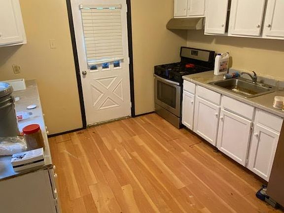 2nd image of 2039 E Wishart St