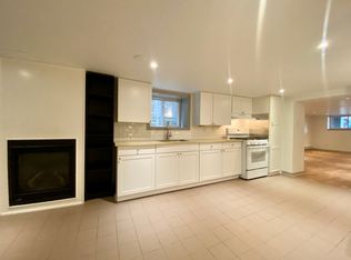 209 Madison Ave #5, Toronto, ON M5R2S6