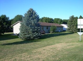 604 Redbird Ave, Hayti, SD 57241