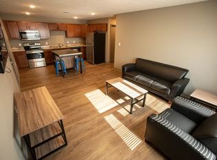 8 Lincoln St #102, Seward, NE 68434