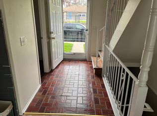 21659 Hidden Rivers Dr N #37, Southfield, MI 48075