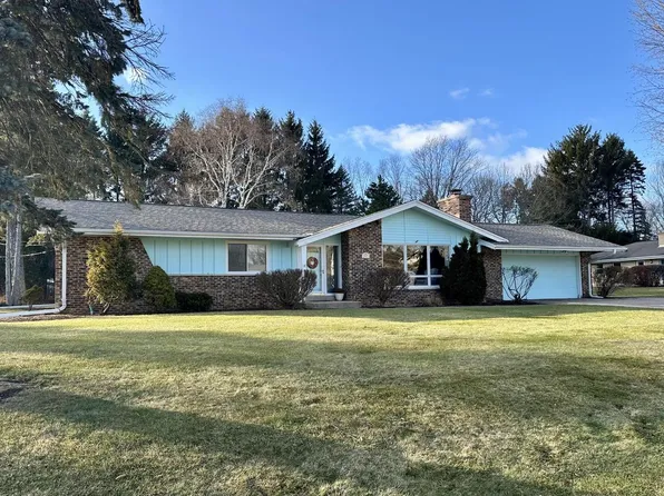 9497 North Maura LANE, Brown Deer, WI 53223