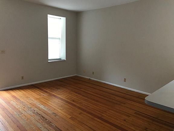 3rd image of 2211 S 13th St