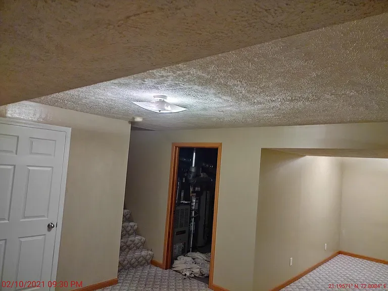 Basement-Laundry room