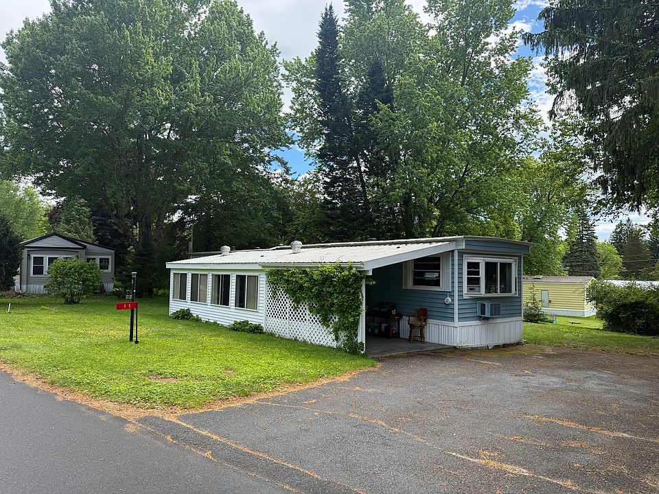 1st image of 11 Willow Cir
