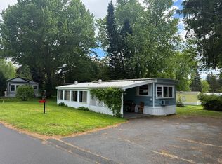 11 Willow Cir, Brimfield, MA 01010