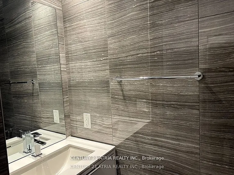 77 Shuter St #725 — Photo 30