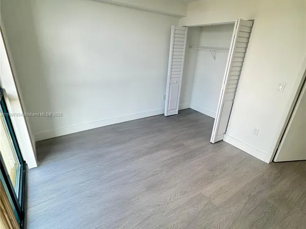 11780 SW 18th St APT 528-2, Miami, FL 33175