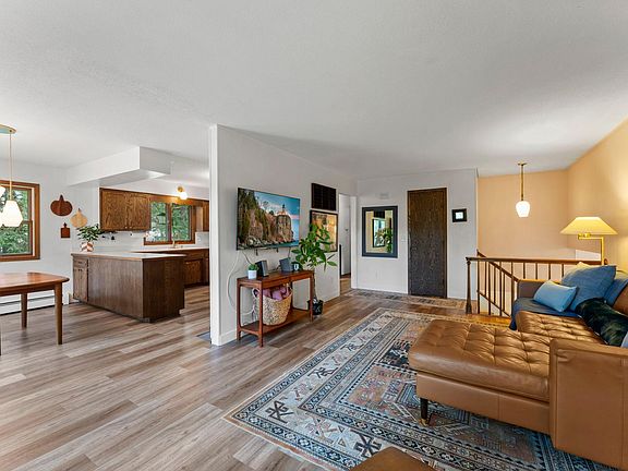 5th image of 5997 Oak Cir