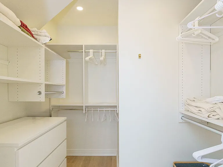 250 33rd Ave N #1 — Photo 22