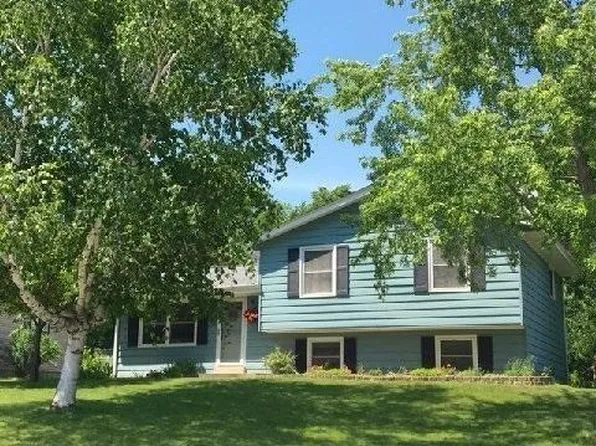 268 Willow Dr, Hartland, WI 53029