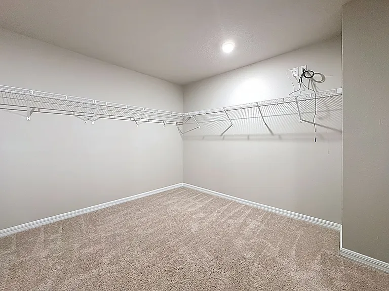 5251 Meredrew Ln — Photo 36