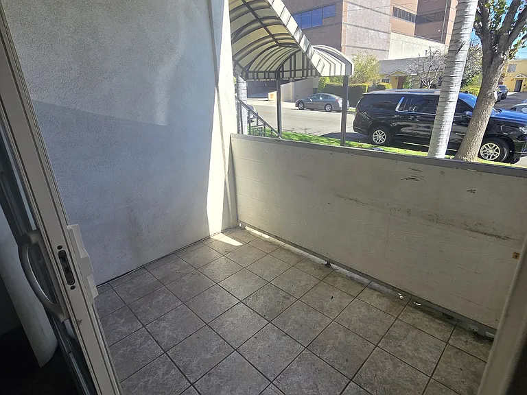 335 E Providencia Ave #101 — Photo 11