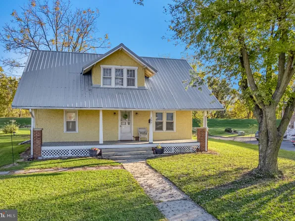 203 Clements St, Moorefield, WV 26836