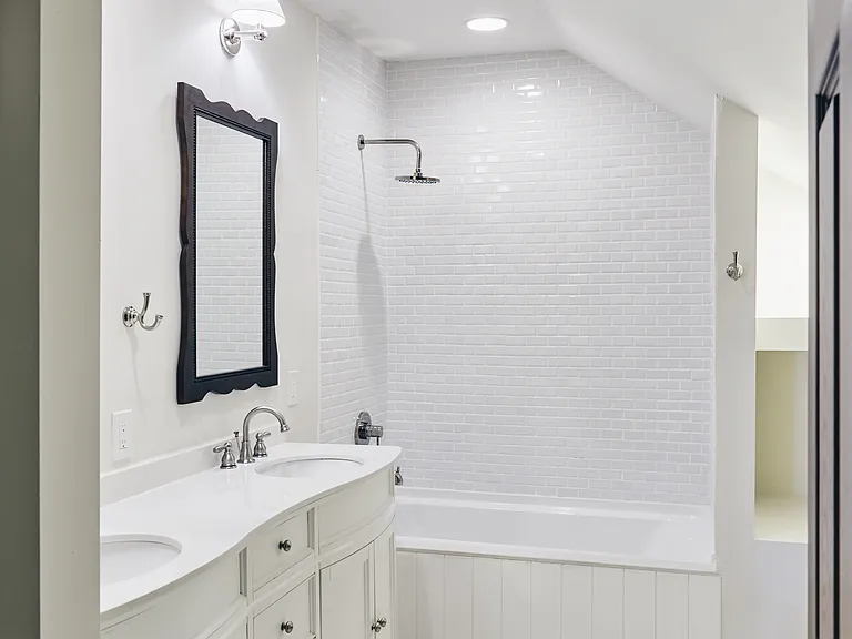 2979 Saint Johns Ave — Photo 28
