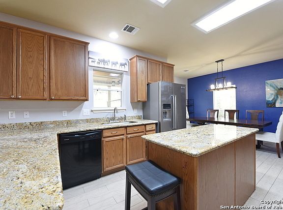 4th image of 3315 Roan Valley