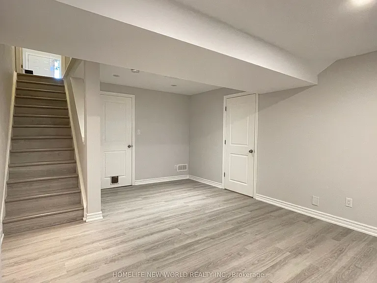 2276 Whistling Springs Cres — Photo 21