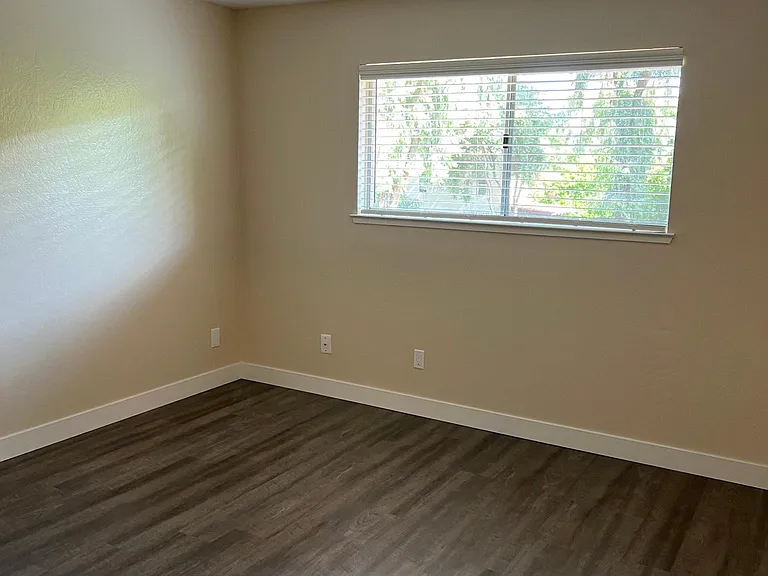 2920 Garfield Ave #S — Photo 8