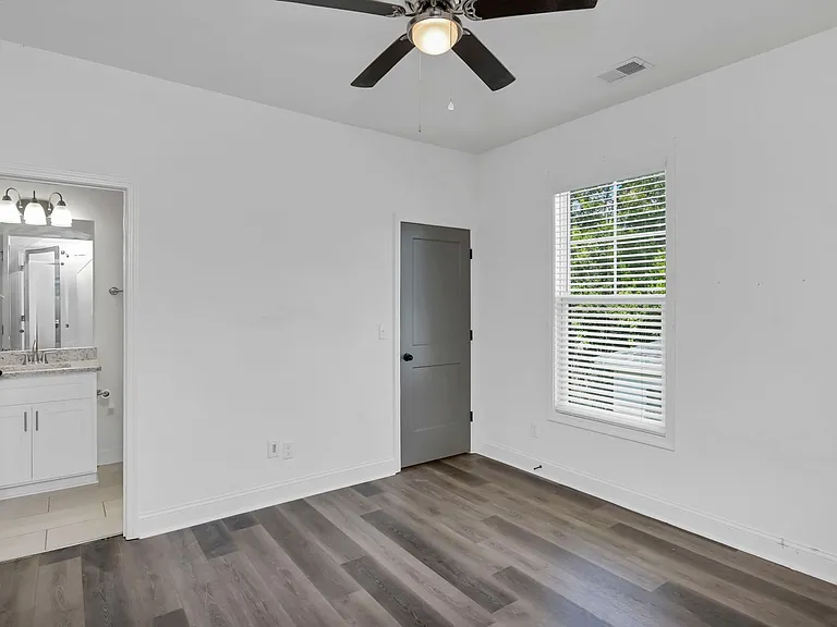 2035 Rosewood Dr — Photo 18