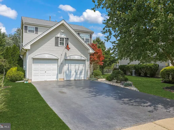 60 Manley Rd, Pennington, NJ 08534
