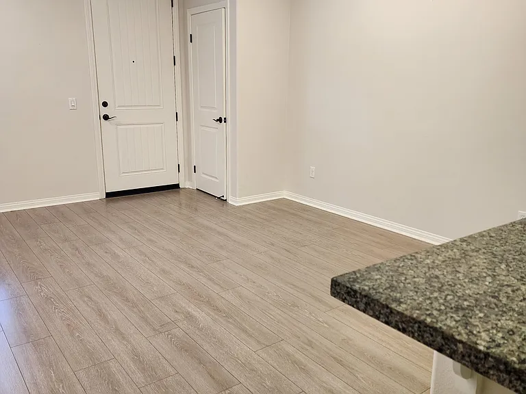 3544 La Mancha Dr — Photo 2