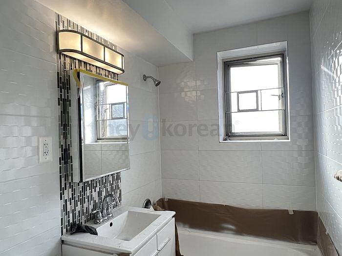 1st image of 18902 64th Ave APT 7I