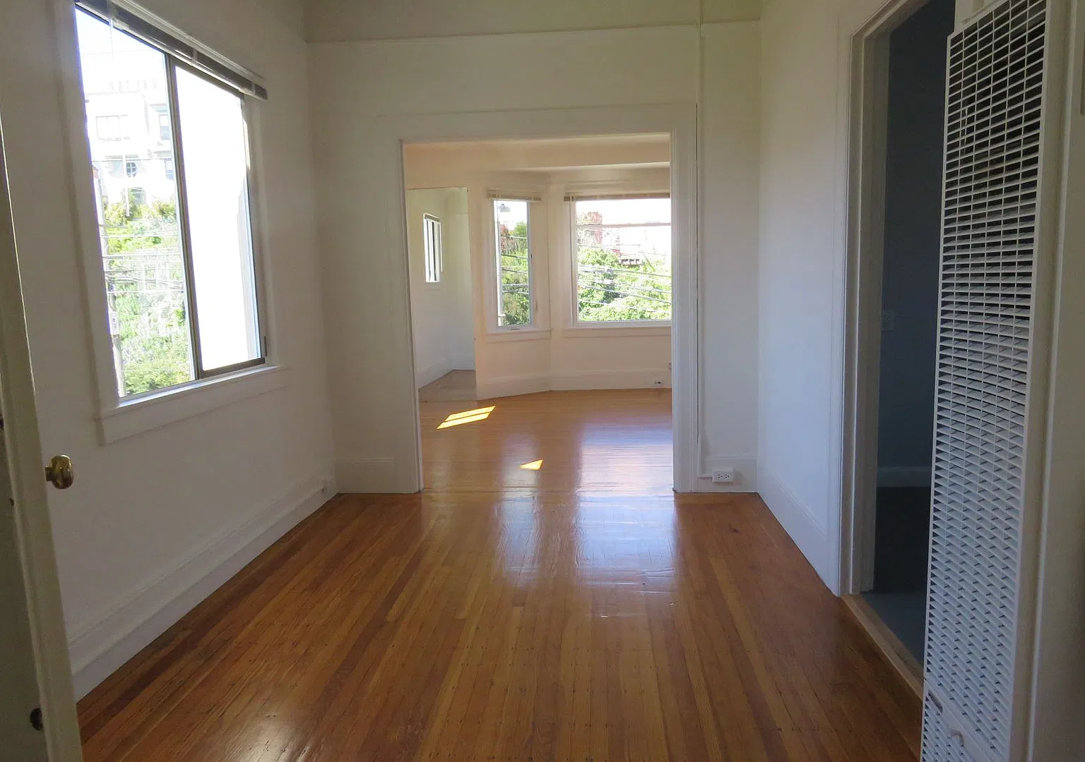 219 — Photo 2