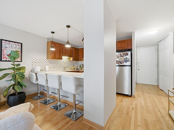 5th image of 1540 N La Salle St #1103