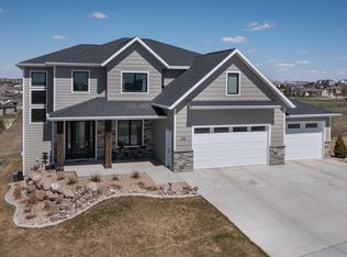 1112 Round Top Rd, Bismarck, ND 58503