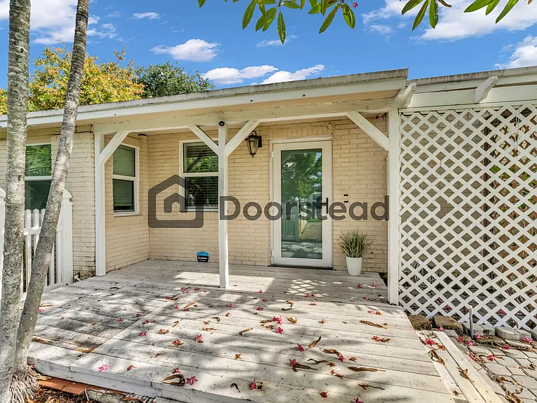1837 NE 48th Ct — Photo 37