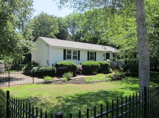 305 High St, Hampton, NH 03842