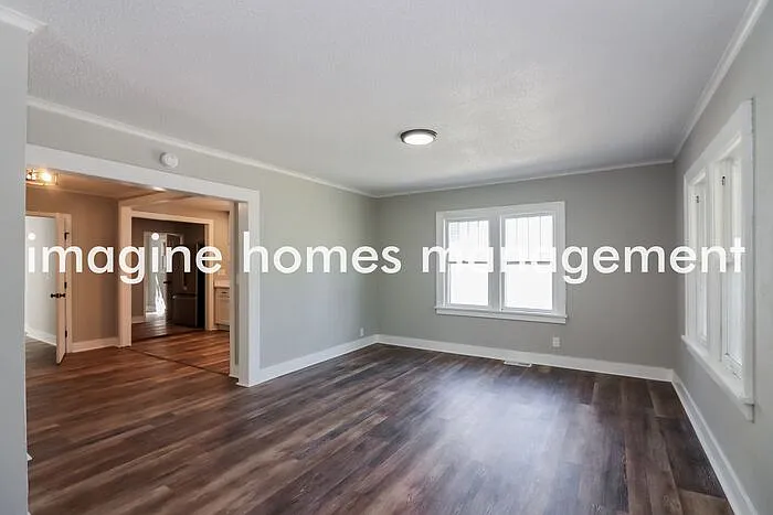 4 bed, 2.5 bath, 1960 sqft, $2,395 — Photo 3